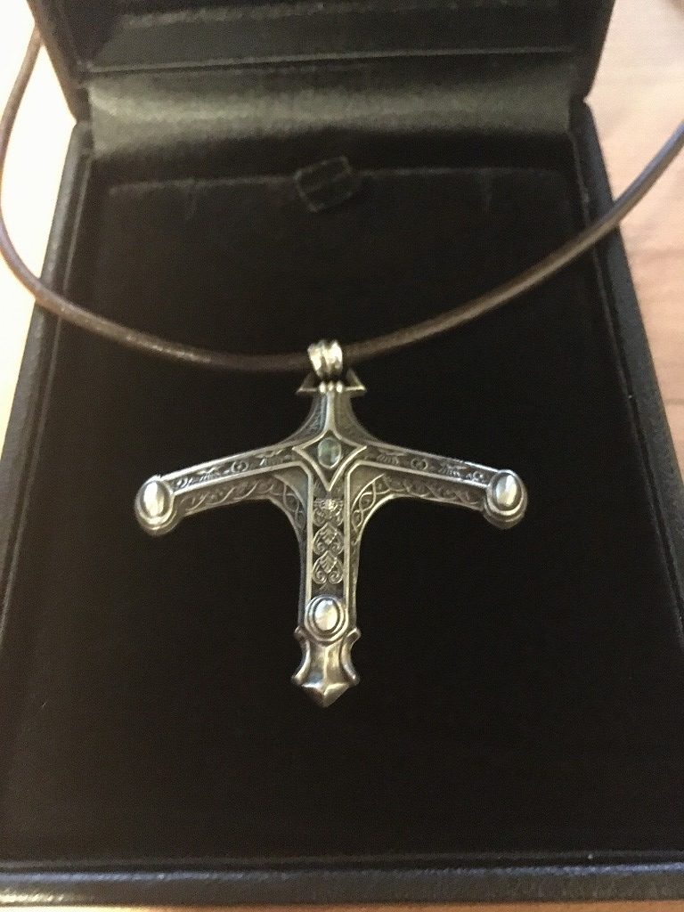 ブラッドボーンの 剣の狩人証 が届いたけど予想よりカッコよかった とりやる